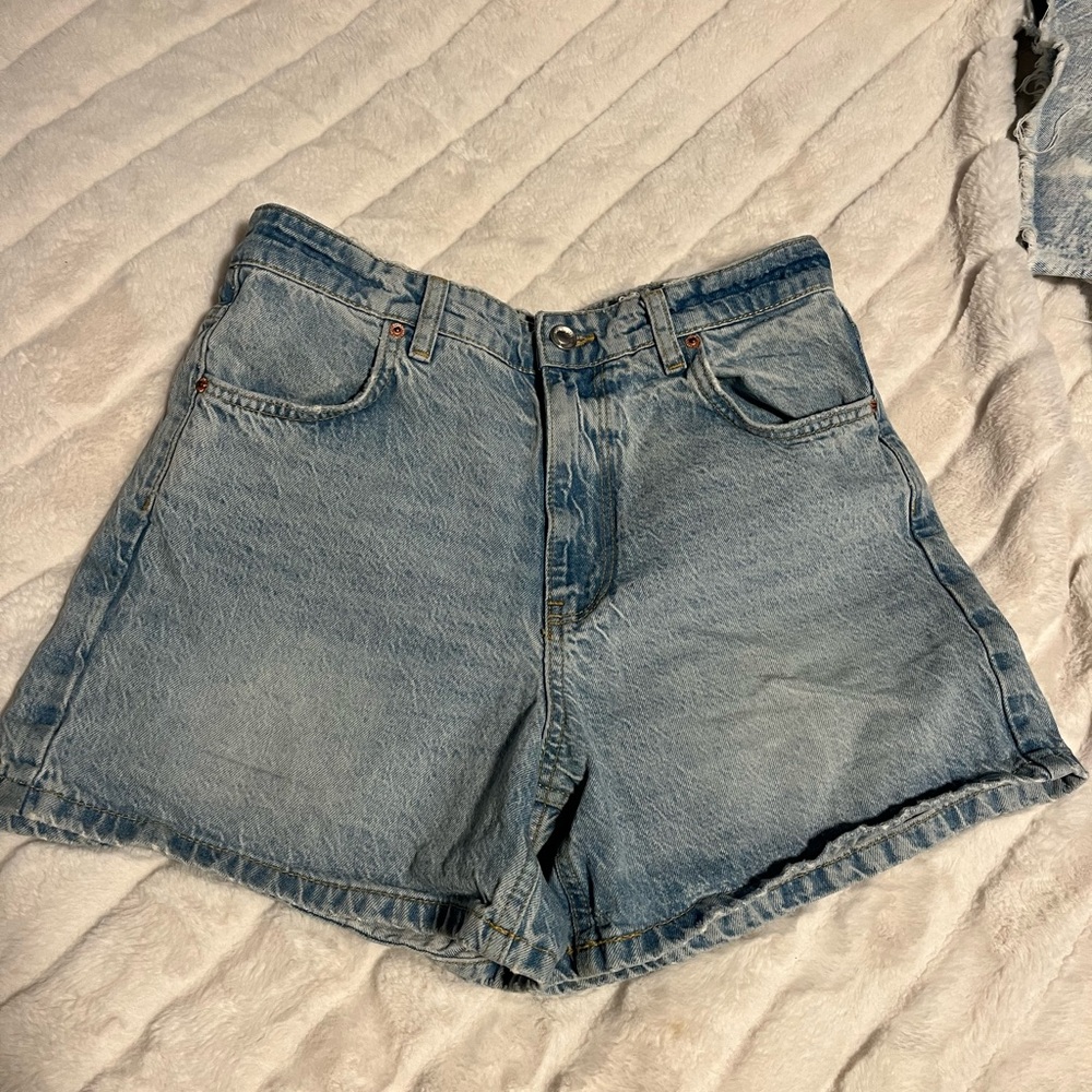 Zara denim shorts - size 8
